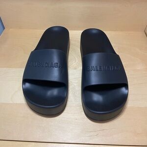 AUTHENTIC BALENCIAGA WOMEN'S CHUNKY SLIDE SANDAL IN BLACK US SIZE 9